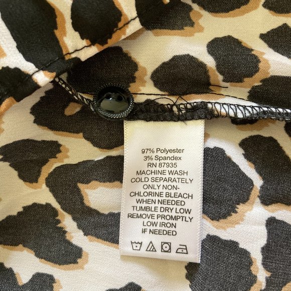 susan graver button down silky top NWOT leopard print size 24W black white - Picture 11 of 11